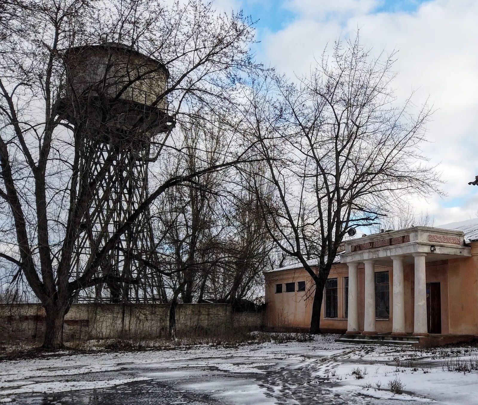 Водонапорная башня часов Яр Украина. Украина город часов Яр. Часов Яр Донецкая область. Часов Яр достопримечательности. Сегодня события часов яр