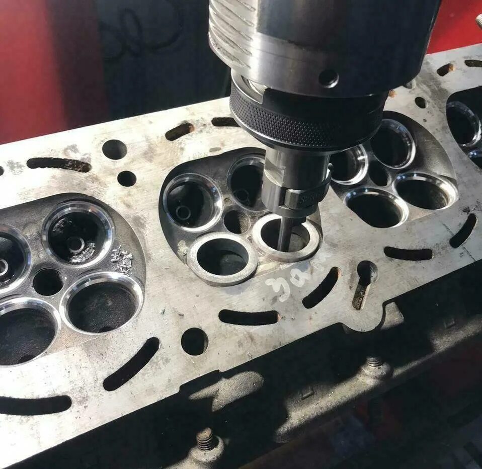 Опрессовка гбц камаз 740. Ремонт клапана головки блока. Головка клапанов ваз 2106. Направляющие» клапанов головы блока цилиндров. Клапан головки блока цилиндров.