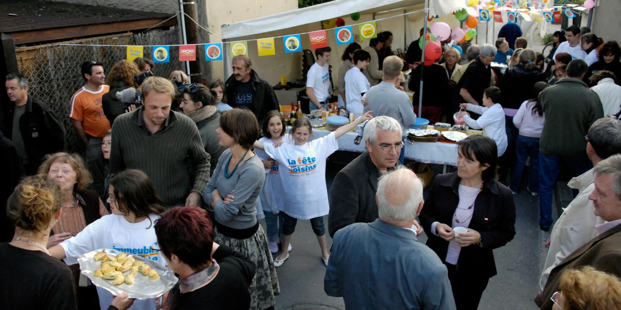 Европейский день соседей (European Neighbours Day). La fete des voisins чб. Соседи Франции.