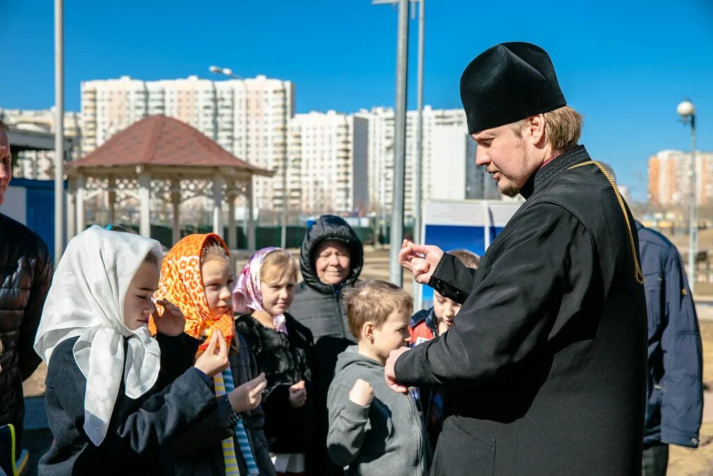 Анатолия и Протолеона в Марьино. Храм в парке Артема Боровика. Храм мучеников Анатолия и Протолеона Боровика. Посещение церкви всей семьей. Боровиков расписание