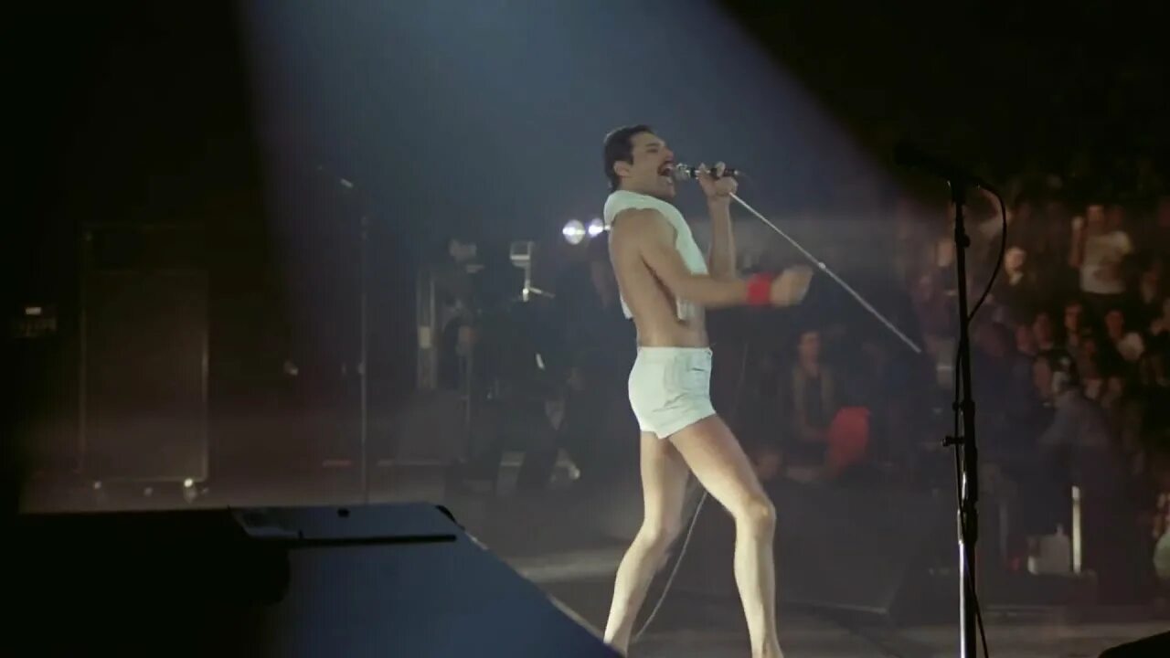 Песня королева города. Queen Монреаль 1981. Queen Live in Montreal 1981. Queen Live at Montreal 1981.