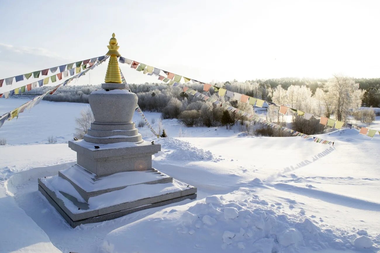 Апатиты буддийская ступа. Храм ступа просветления в москве. Ступа установленная в 1956. Буддистский храм. Большой ступы в амаравати.