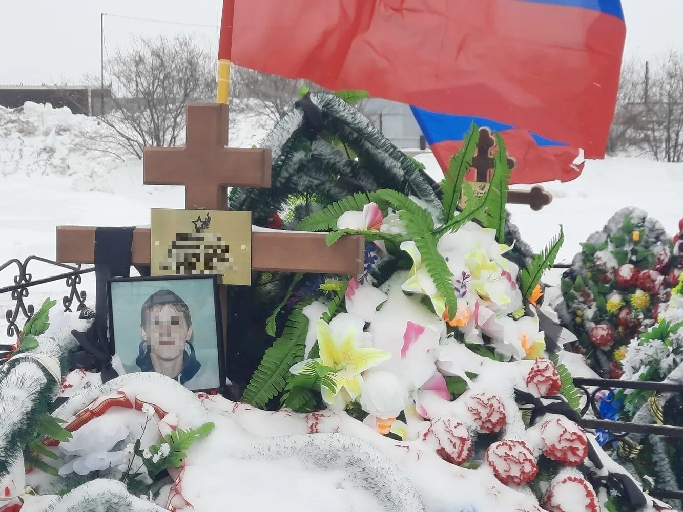 Могила. Могилы погибших на Украине. Фото могилы.