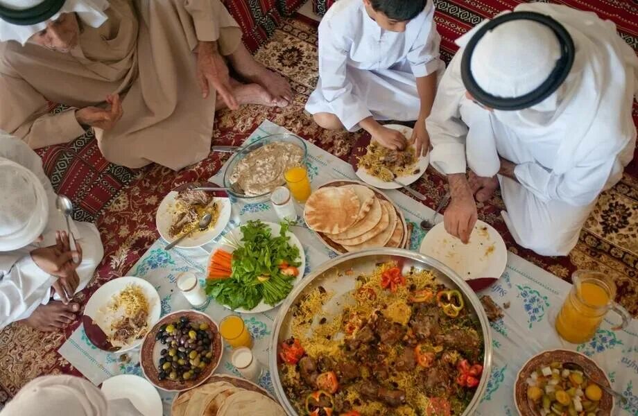 Мусульманская кухня. Трапеза мусульман. Блюда на Рамадан праздник. Блюда на Ураза байрам.