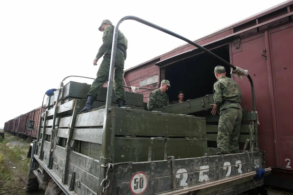 Груз часть 5. Вагон с боеприпасами. Погрузка боеприпасов. Разгрузка боеприпасов. Погрузка боеприпасов в вагон.