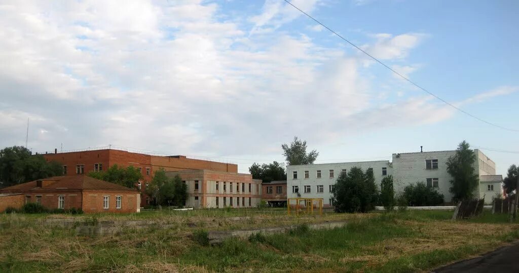 Павлоградская ЦРБ. Павлоградка Омская область. Мемориальный комплекс Павлоградка. Павлоградка Омск.