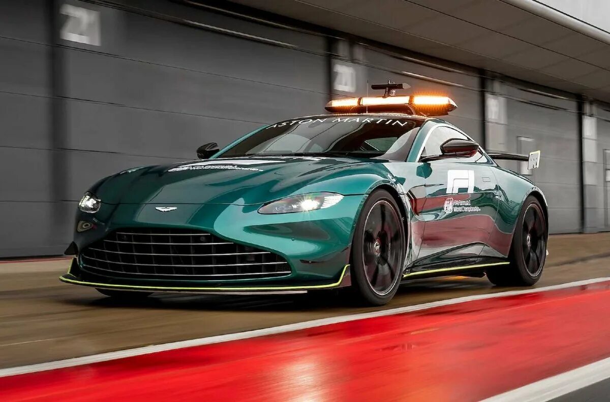 Автомобиль безопасности формула. Aston Martin Safety car f1 2021. Aston Martin f1 Safety car.