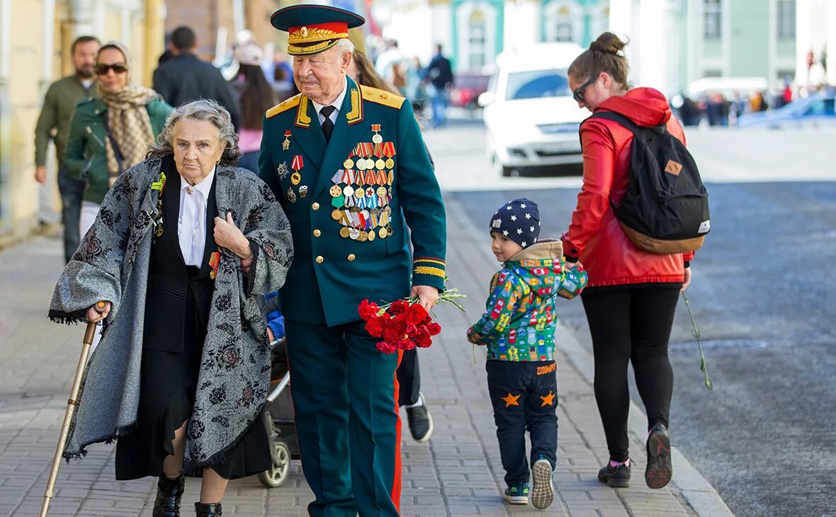 Пенсионеры ветераны инвалиды. Дедушка ветеран. Ветераны инвалиды Великой Отечественной войны. Дети и ветераны войны.