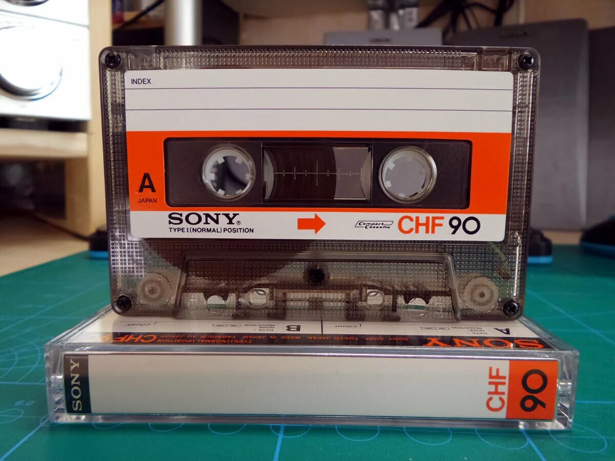 Кассеты сони. Sony CHF 90. Аудиокассета Sony CHF 90. Кассеты Sony chf90 красные. Кассета Sony EF 90.