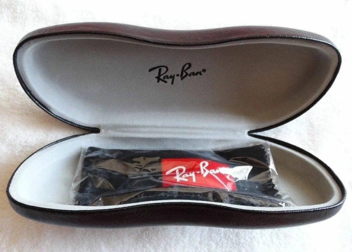 Чехол ray ban. Футляр ray ban. Очечник ray ban. Футляры Рей бан.