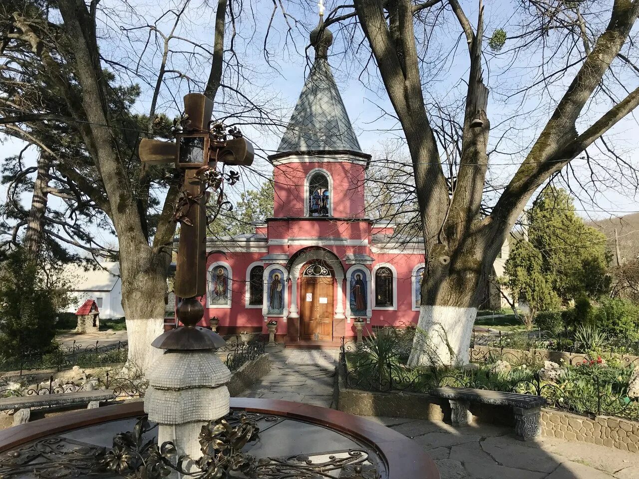 Топловский женский монастырь святой. Топловский монастырь купели. Севастополь Топловский монастырь. Топловский Свято-Троице Параскевиевский женский монастырь. Топловский монастырь в Крыму.