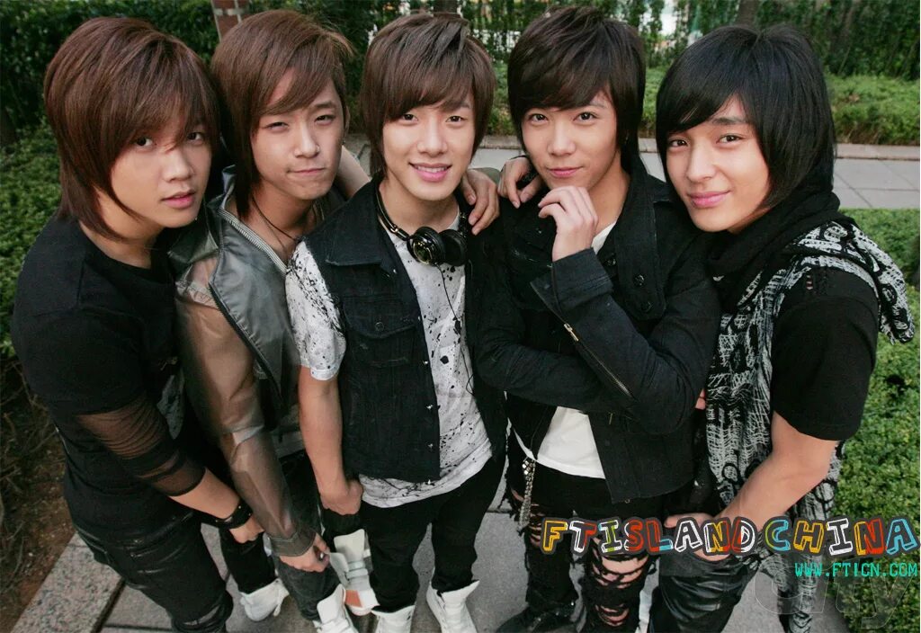 Ft Island корейская группа. FTISLAND участники. Группа FTISLAND солист. FTISLAND фото. We re beautiful