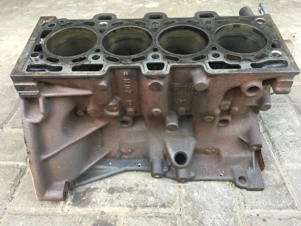 Блок двигателя сценик. F4r-732 блок. 4. Шорты блока двигатель рено меган. Рено сценик 2 блок двигателя.