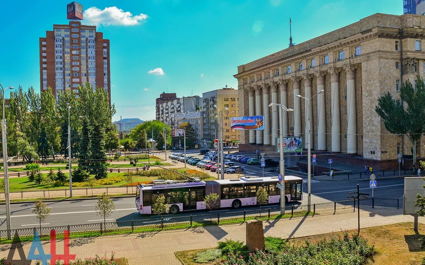 Донецкий. Город Донецк ДНР. Донецк Главная улица. Донецк столица ДНР. ДНР город Донецк, улица Артема..