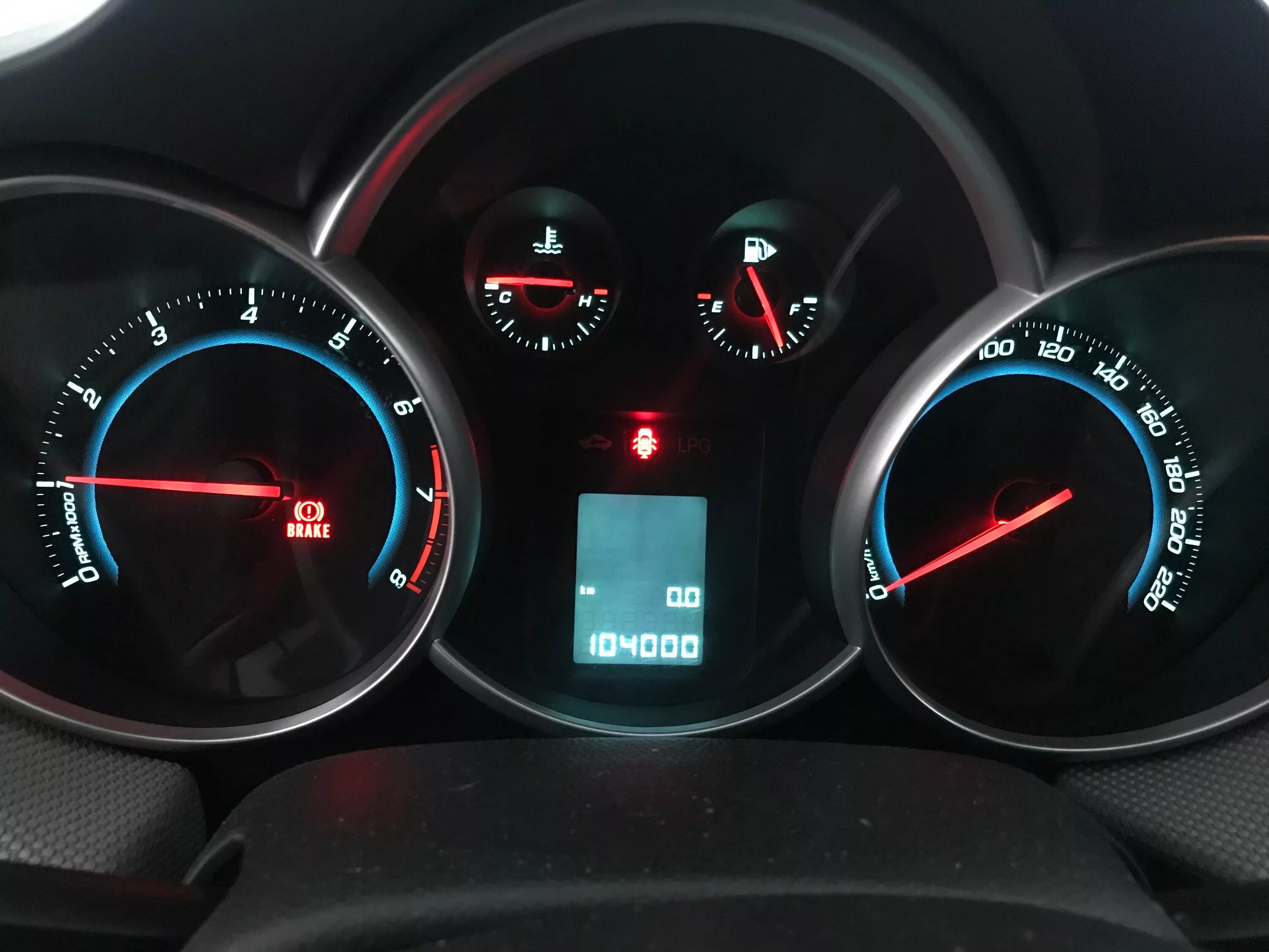 Приборная панель установлена от LTZ. - Chevrolet Cruze (1G), 1,8 л, 2012 года тю