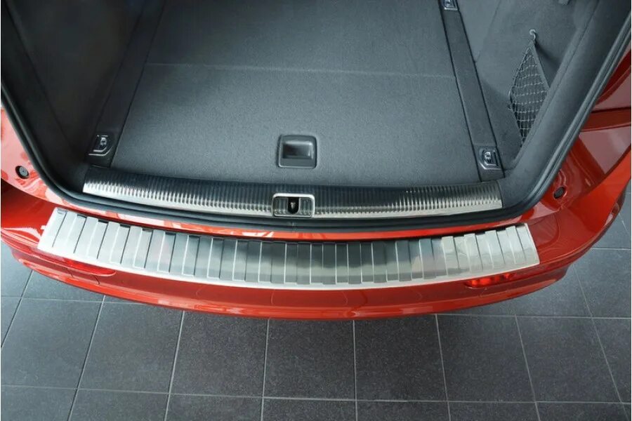Задний бампер ауди q5. Накладка на задний бампер audi q5. накладка на задний бампер ауди q5. audi q5 задний бампер.