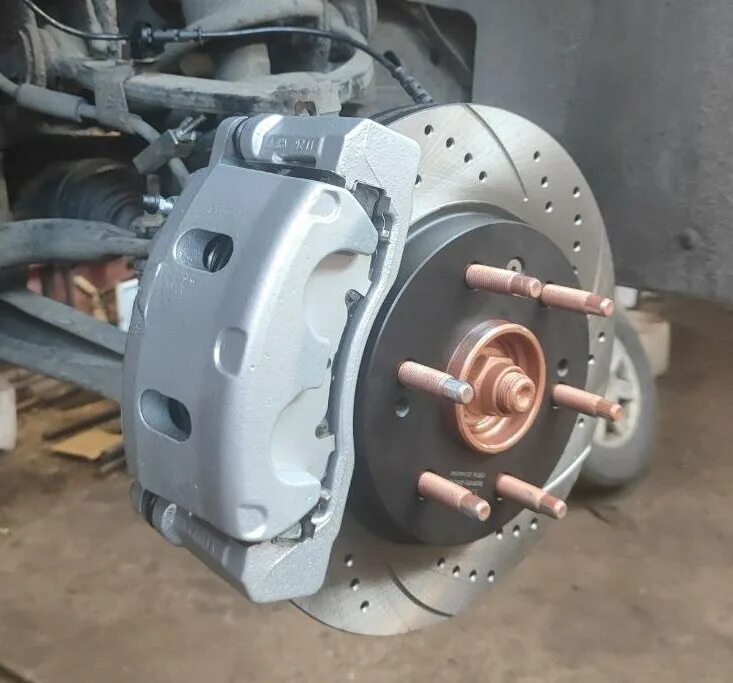 2520whb7 суппорт. Суппорт 7. Суппорт 7. Суппорт 7 на бассейной. Тормоза м перфоманс на f15.