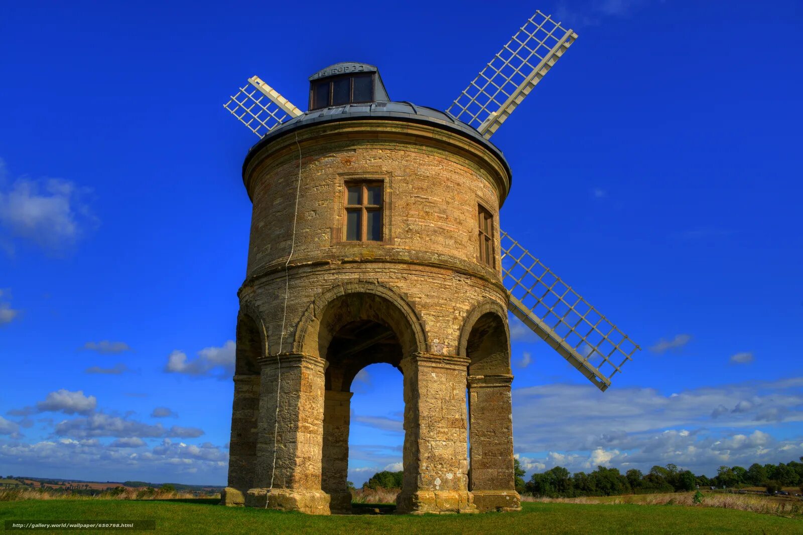 Мельница на английском. Броудс Англия ветряная мельница. Ветряная мельница Франция. Мельница Англия 18 век. Ветряные мельницы в средние века Англии.