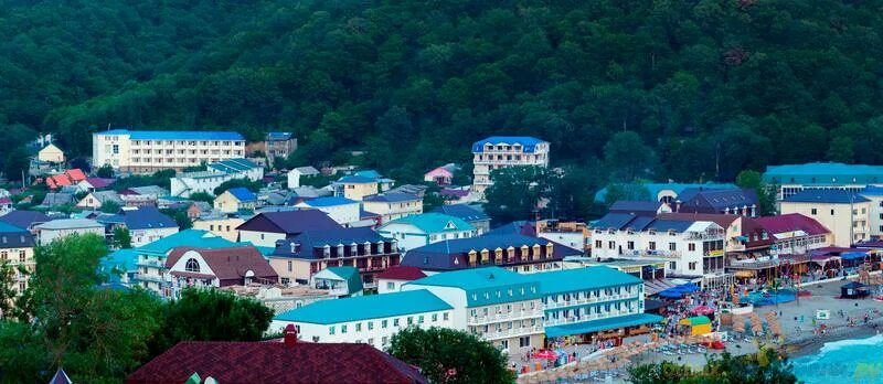 Новомихайловский туапсинского района. Пителино колонна техники. Русские танки колонна на украине. Кафе в лермонтово краснодарский край. Колонна техники бтр.