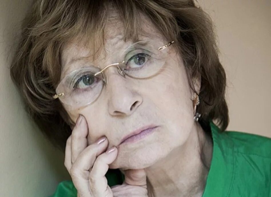 где проживает ахеджакова сейчас. лия ахеджакова актриса. дача ахеджаковой и будницкой. дом ахеджаковой. лия ахеджакова 2022.