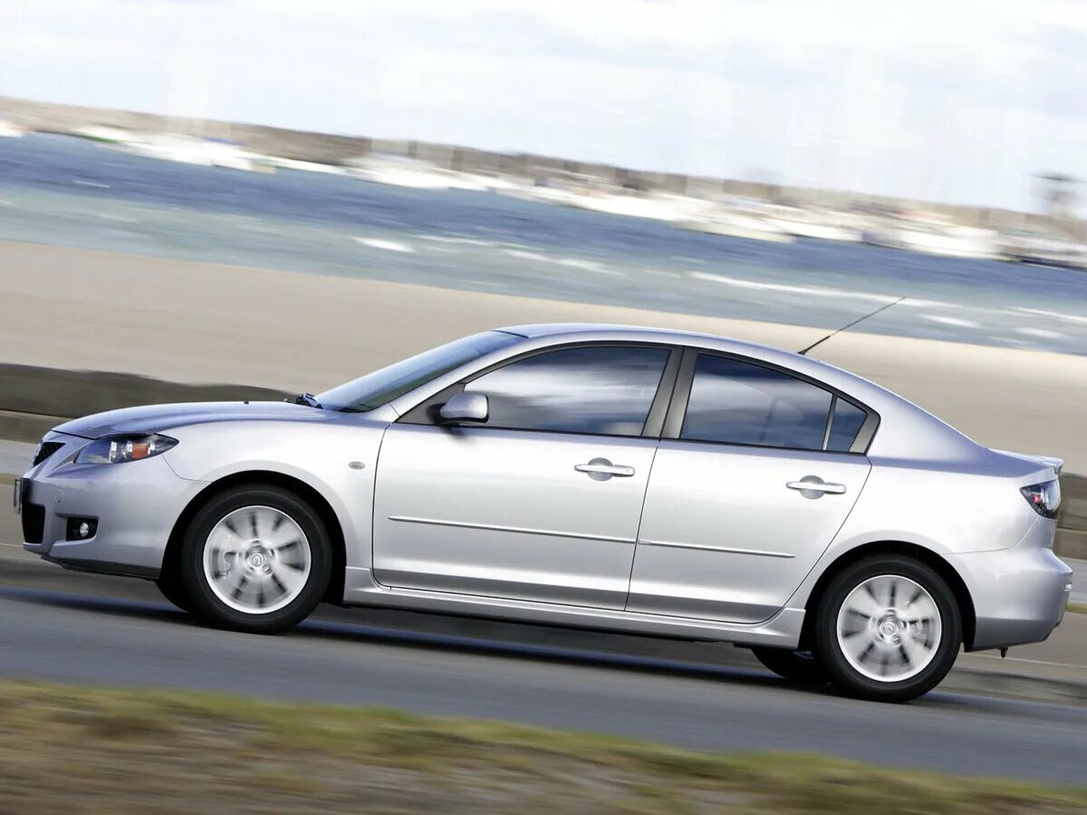 Mazda 3 1 поколение (BK) рестайлинг, седан - технические характеристики, модельн