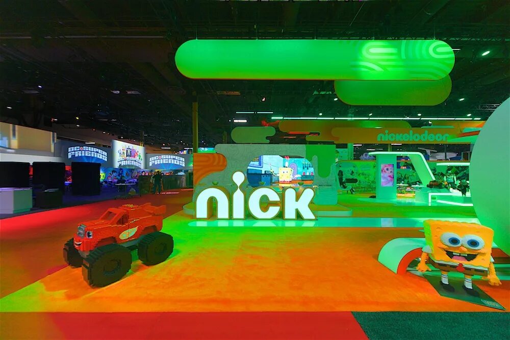 Nick show. Никелодеон Лэнд. Nickelodeon штаб квартира. Nickelodeon 2016. Nickelodeon полоса препятствий.