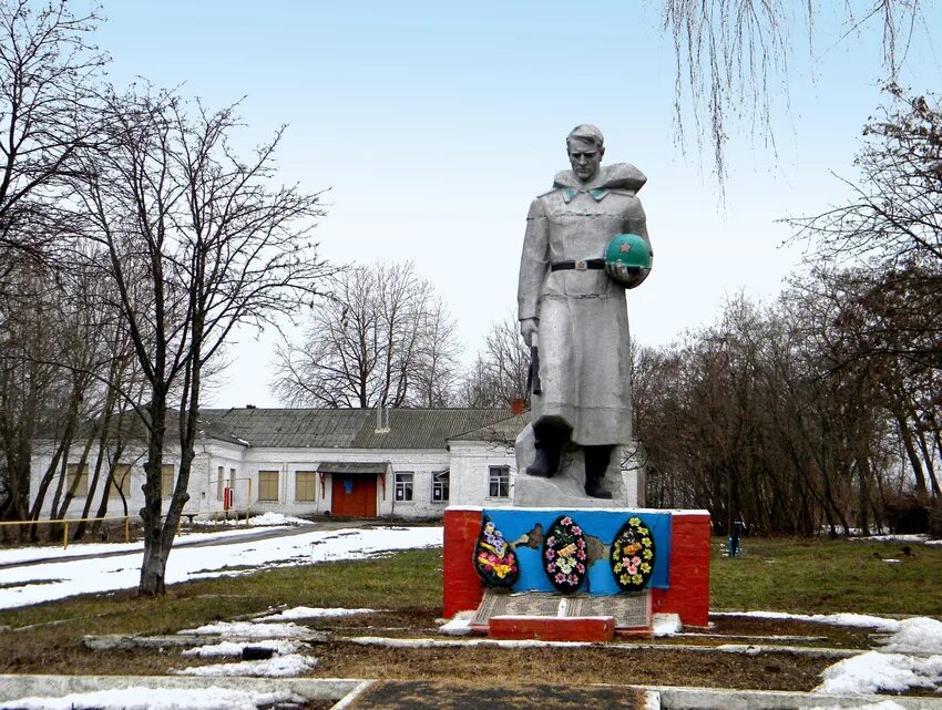 Село Ломное Грайворонского района Белгородской. Почаево Белгородская область Грайворонский район памятник. Грайворон Белгородская область Братская могила. Село Сподарюшино Грайворонского района Белгородской области.