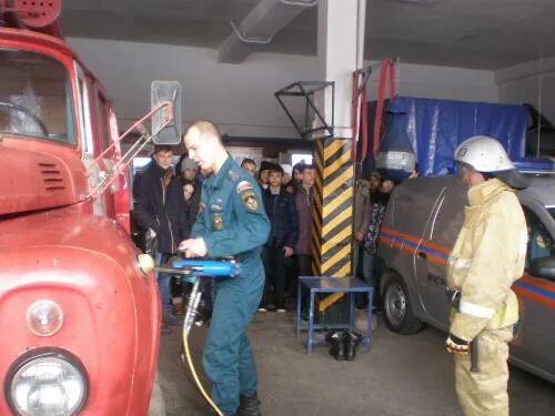 пожарный для детей в детском саду. профессия пожарный. пожарные. пожарный для дошкольников. пожарная часть 214 зеленоград.