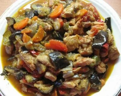 Приготовить баклажаны с мясом и овощами