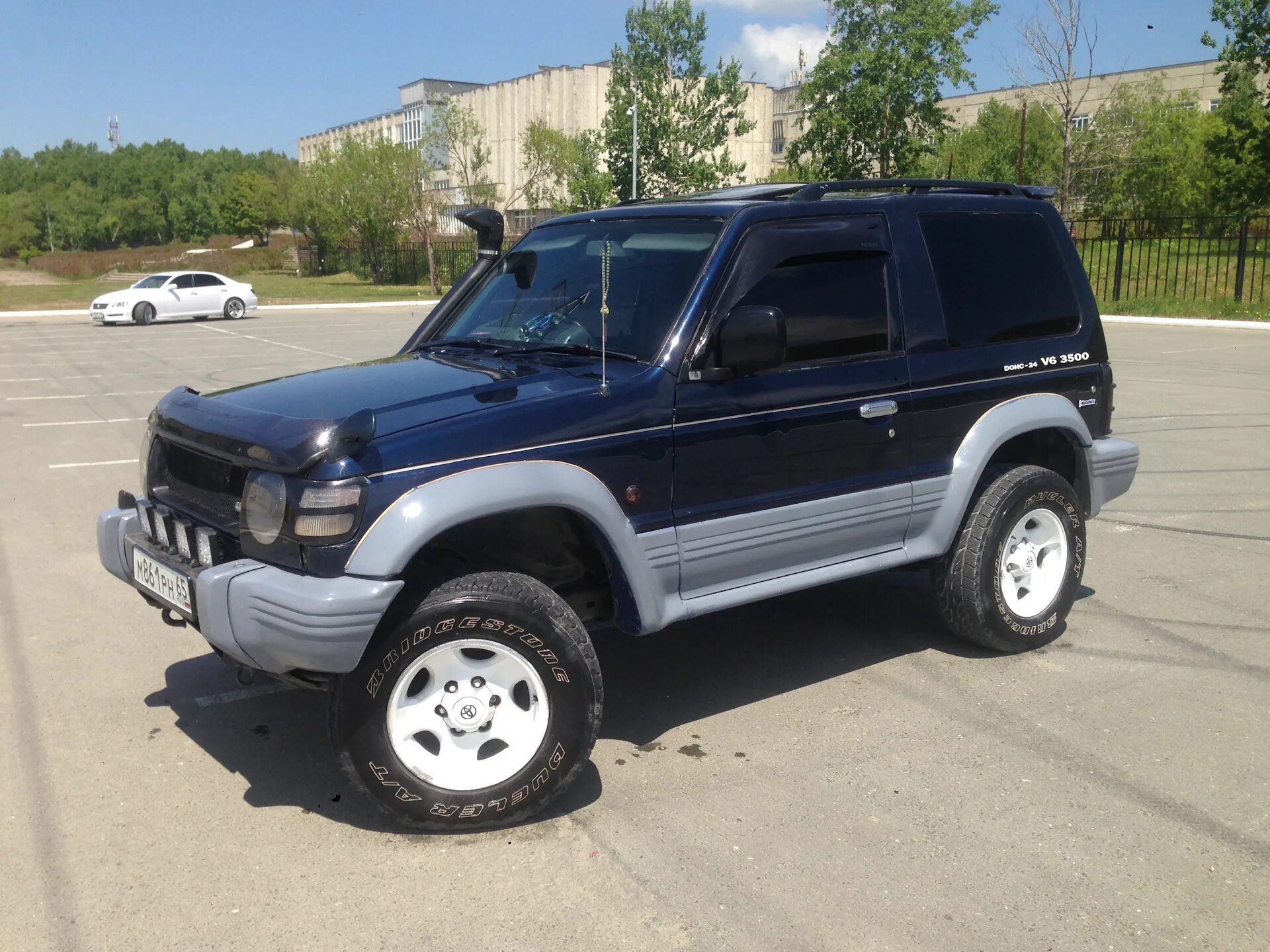 Мицубиси паджеро бу купить в россии. Mitsubishi Pajero 1995. Мицубиси Паджеро 1995. Mitsubishi Pajero II 1995. Мицубиси Паджеро 2 1995.