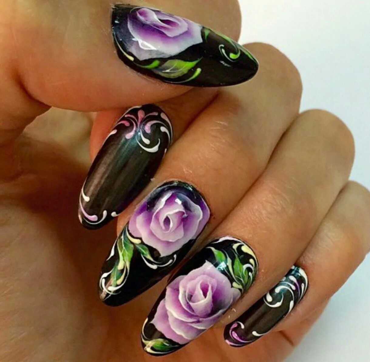 Дизайн ногтей розы. Китайская роспись на ногтях. Цветы на ногтях. Розы на ногтях. Красивые маникур с цветочками.