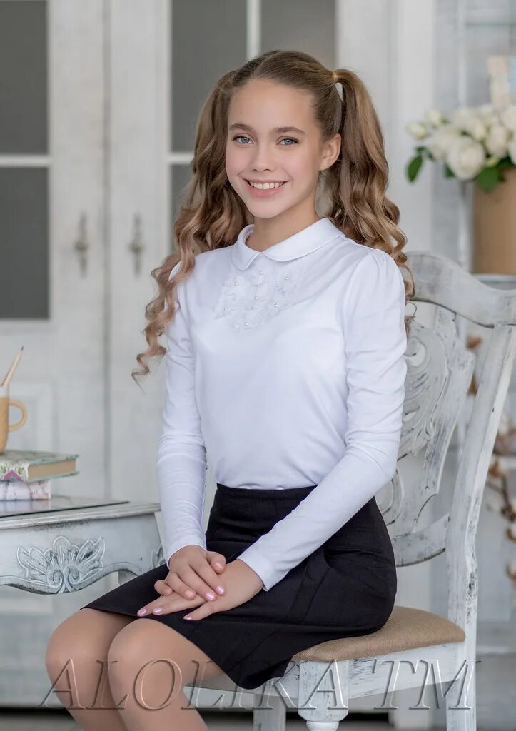 красивые выпускницы в школьной форме. девочки восьмиклассницы. покажи восьмиклассницу. покажи восьмиклассницу. красивые выпускницы в мини платьях.