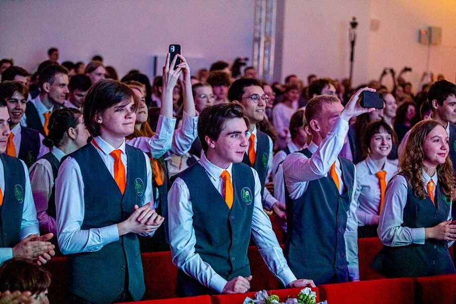 Фмш сфу. Физико-математическая школа сфу. фмш сфу красноярск. выпускной в университете. выпускники школы.