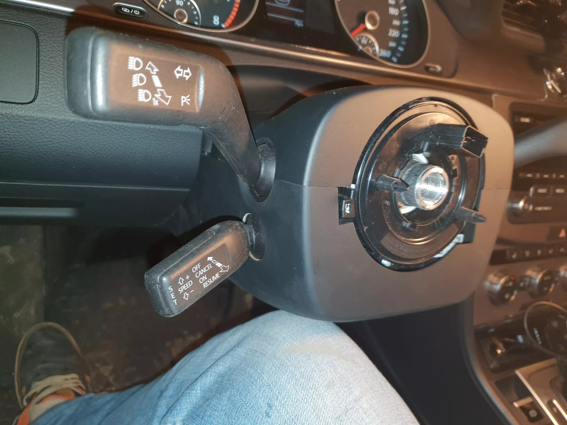 Круиз контроль пассат б6. Passat b7 круиз контроль. passat b8 круиз контроль. круиз контроль passat b6. круиз контроль фольксваген пассат б7.