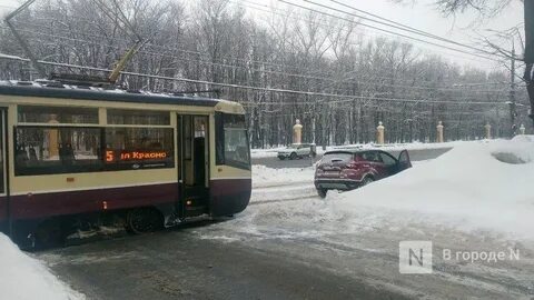 Трамвай в нижнем отказали тормоза