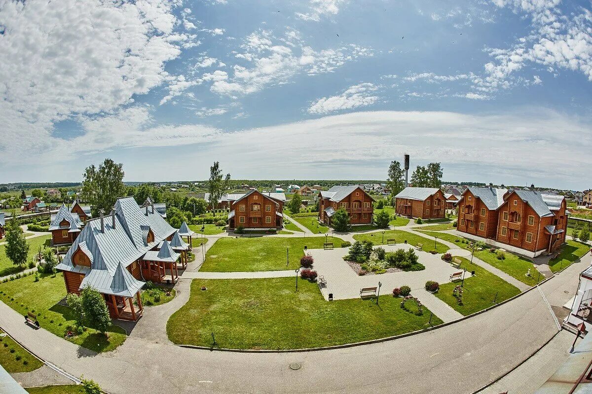 андреевская слобода белокуриха винокурня. слобода свердловская область церковь георгия победоносца. слобода открыть. храм георгия победоносца на реке чусовой. дивеево гостиничный комплекс дивеевская слобода.