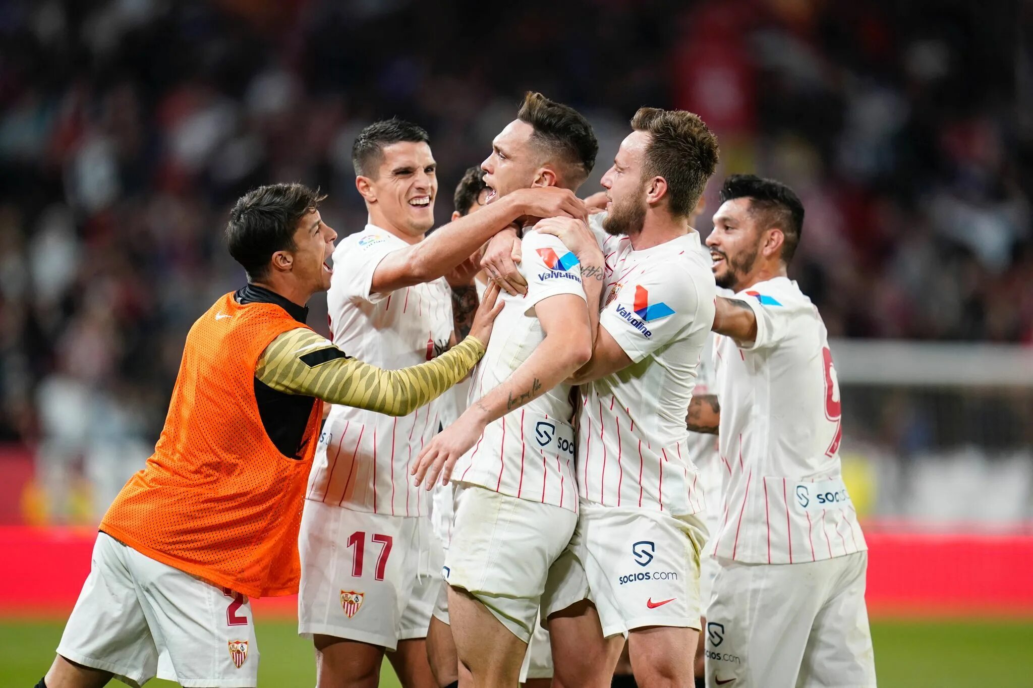 Real Madrid Sevellia. Sevilla vs real Madrid. Севилья Реал прямая трансляция. Мадрид - Севилья. Реал севилья матч тв