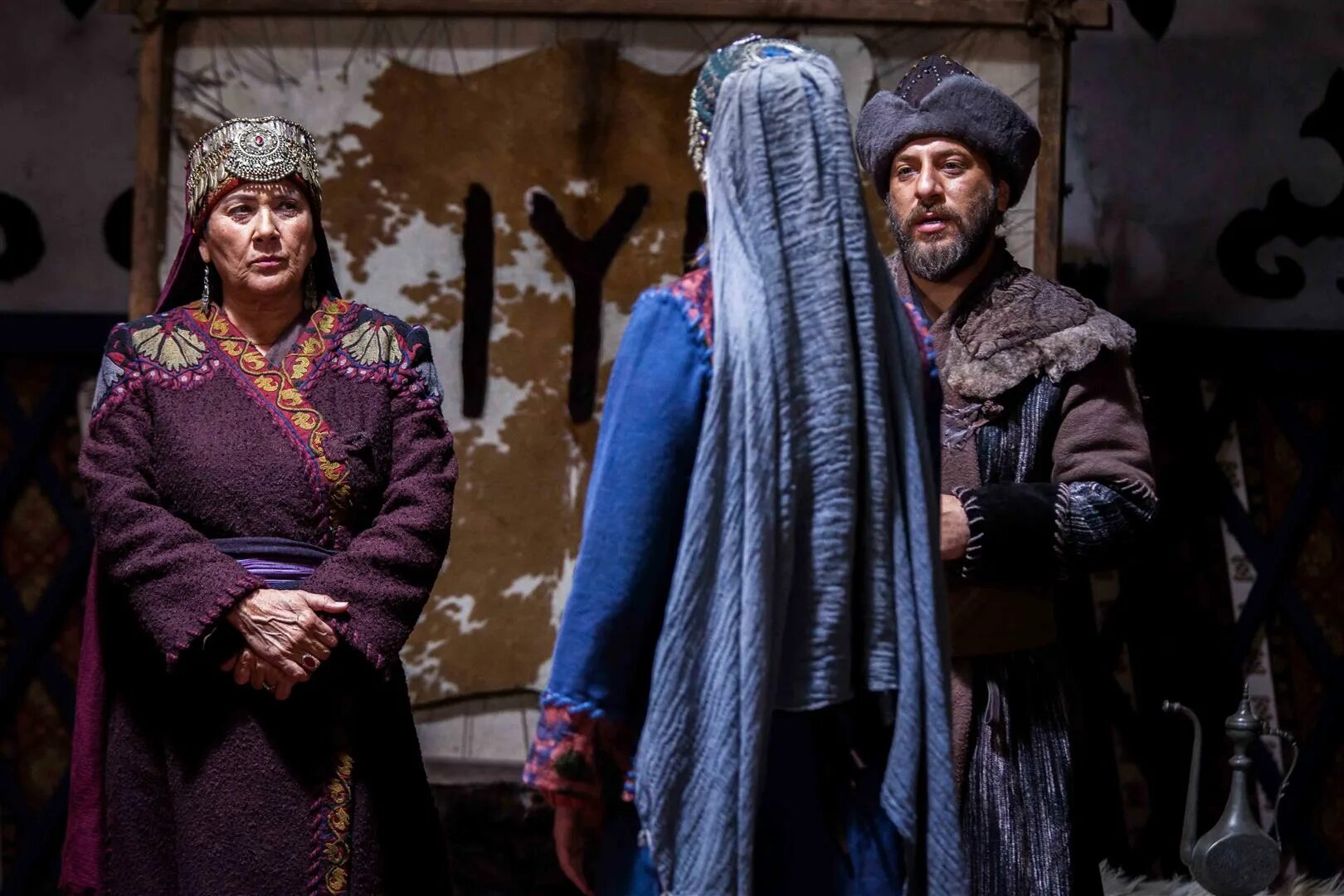 Воскрешение эртугрул 2. Гюкче хатун эртугрул актриса. Гюлчин сантурджуодлу эртугрул. Воскресший эртугрул. Воскрешение эртугрул халиме.