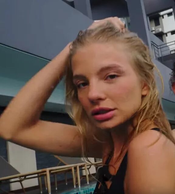 Как зовут девушку снимавшуюся в клипе. Девушки из клипа young hefner. моргенштерн девушки из клипов. девушки из клипа моргенштерн young hefner. девушки в клипе моргенштерна хью хефнер.