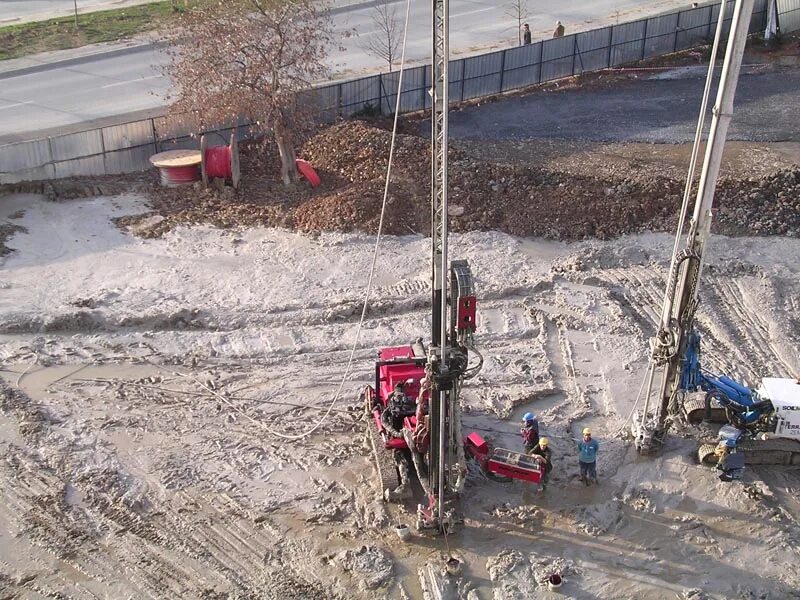 Jet grouting. Джет сваи технология. jet grouting технология. грунтоцементные сваи. подземная плита из jet-grouting.
