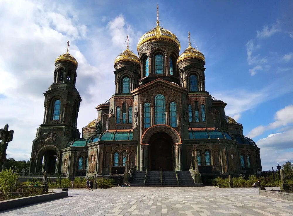 Военный храм. Парк Патриот храм. Главный храм Вооружённых сил РФ. Собор Воскресения Христова главный храм Вооружённых сил России. Главный храм Вооруженных сил России в парке Патриот.