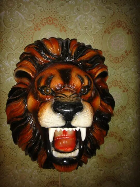 Украшать львов. Декоративная голова Льва. Светильник голова Льва. Светильник голова Льва гипсовый. Керамическое украшение Лев для интерьера.