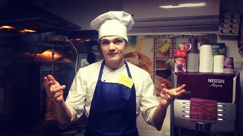 Шаверма у степана губкин. Губкинский шаверма. Тараскин роман владимирович. Шаурма у степана губкин меню. Степан губкин.