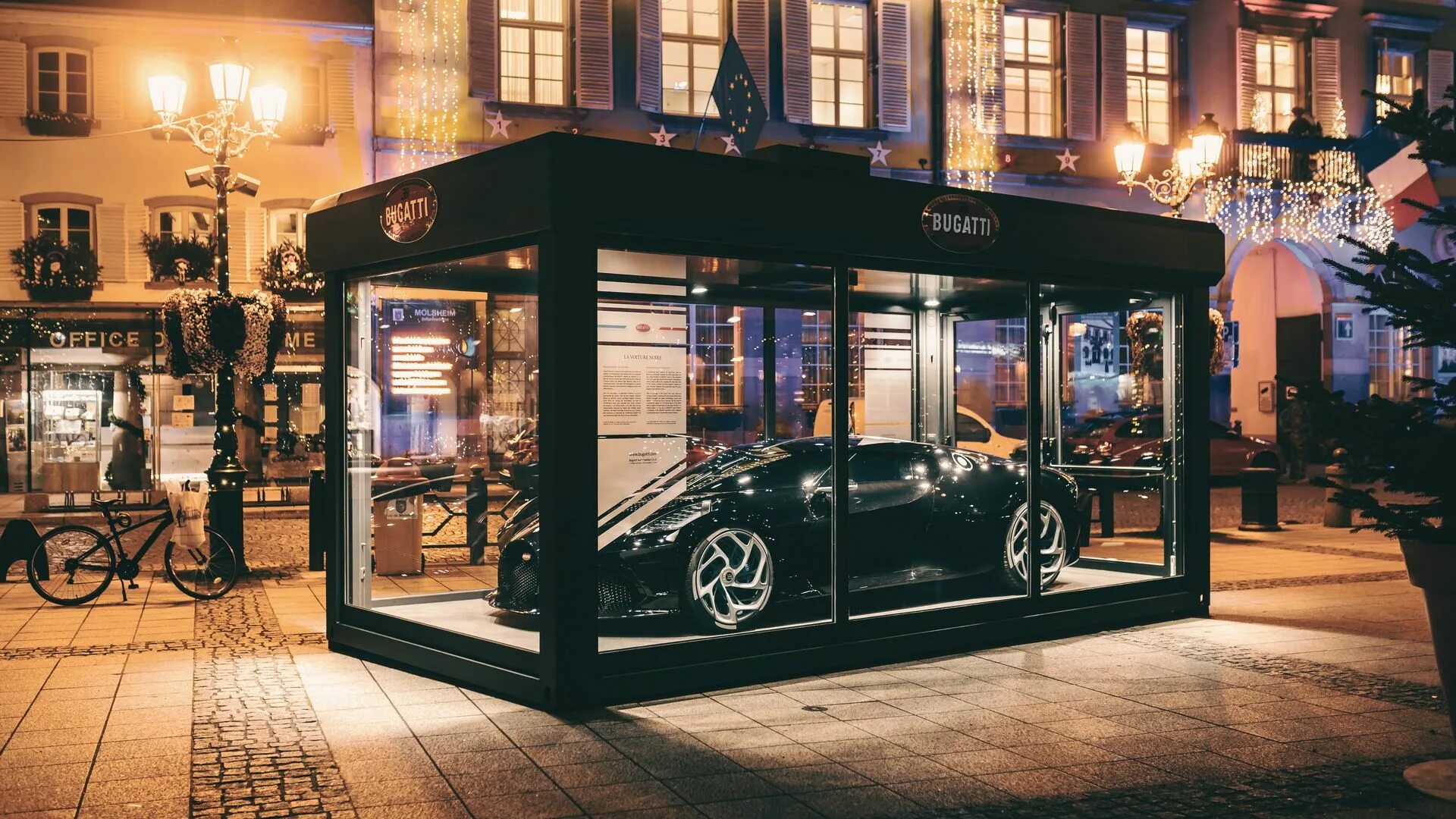 Bugatti la noire цена. Бугатти Ноир. Машина Bugatti la voiture noire. Бугатти Bugatti la voiture noire. Bugatti la voiture noire салон.