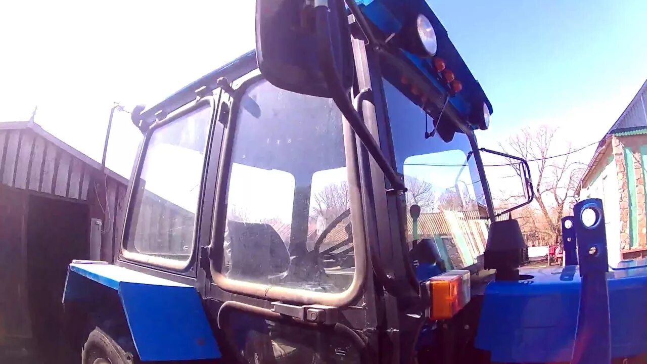 Мтз-892 кабина изнутри. Мтз-82. Пол кабины мтз ук. Обзор кабины мтз. Трактор беларус 82.
