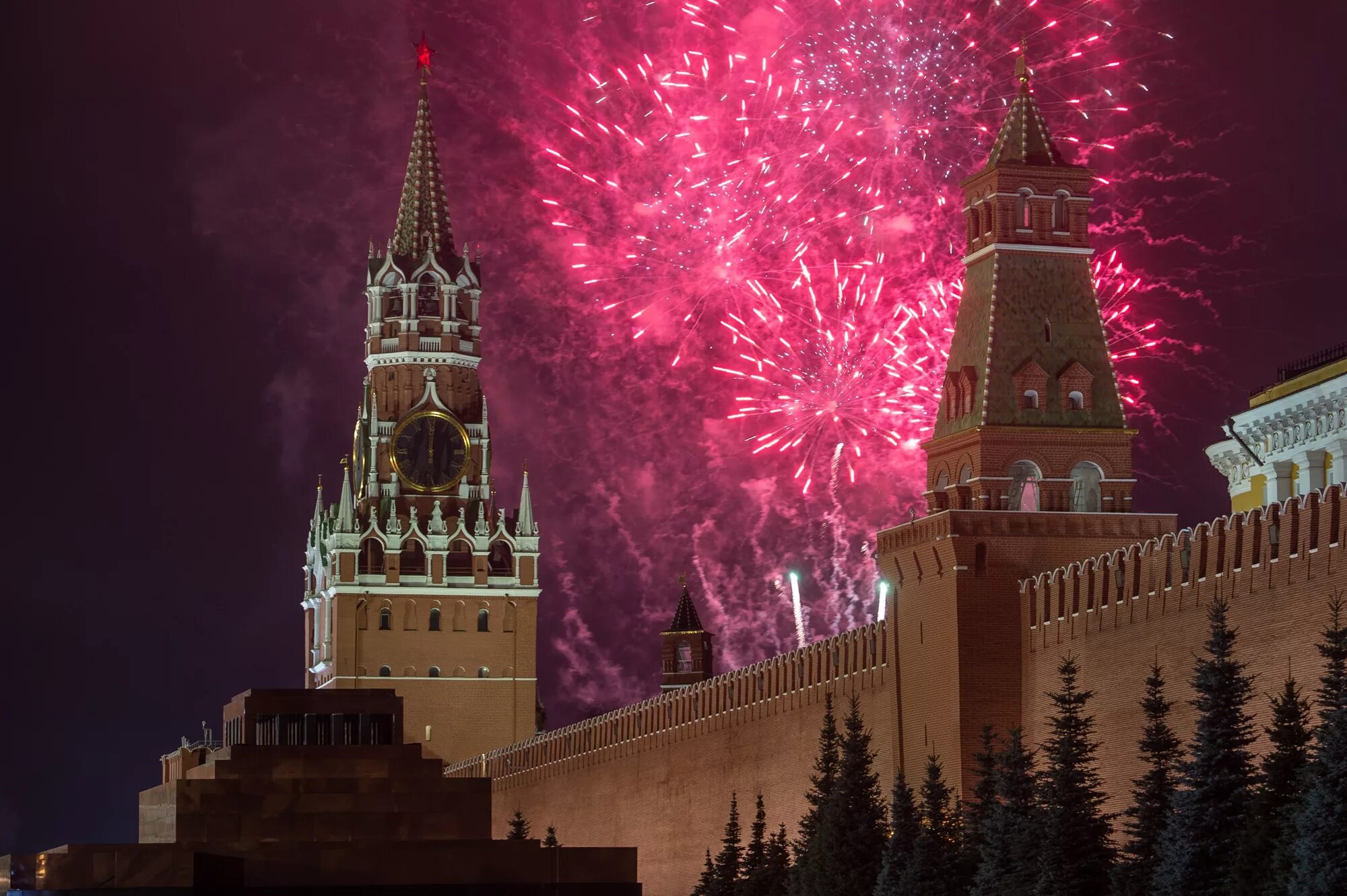 Kremlin 9. Спасская башня Кремля салют. Салют "красная площадь". Москва. Спасская башня, Кремль. Московский Кремль и красная площадь.