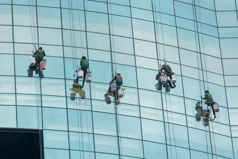Cleaning glass facades in Riyadh