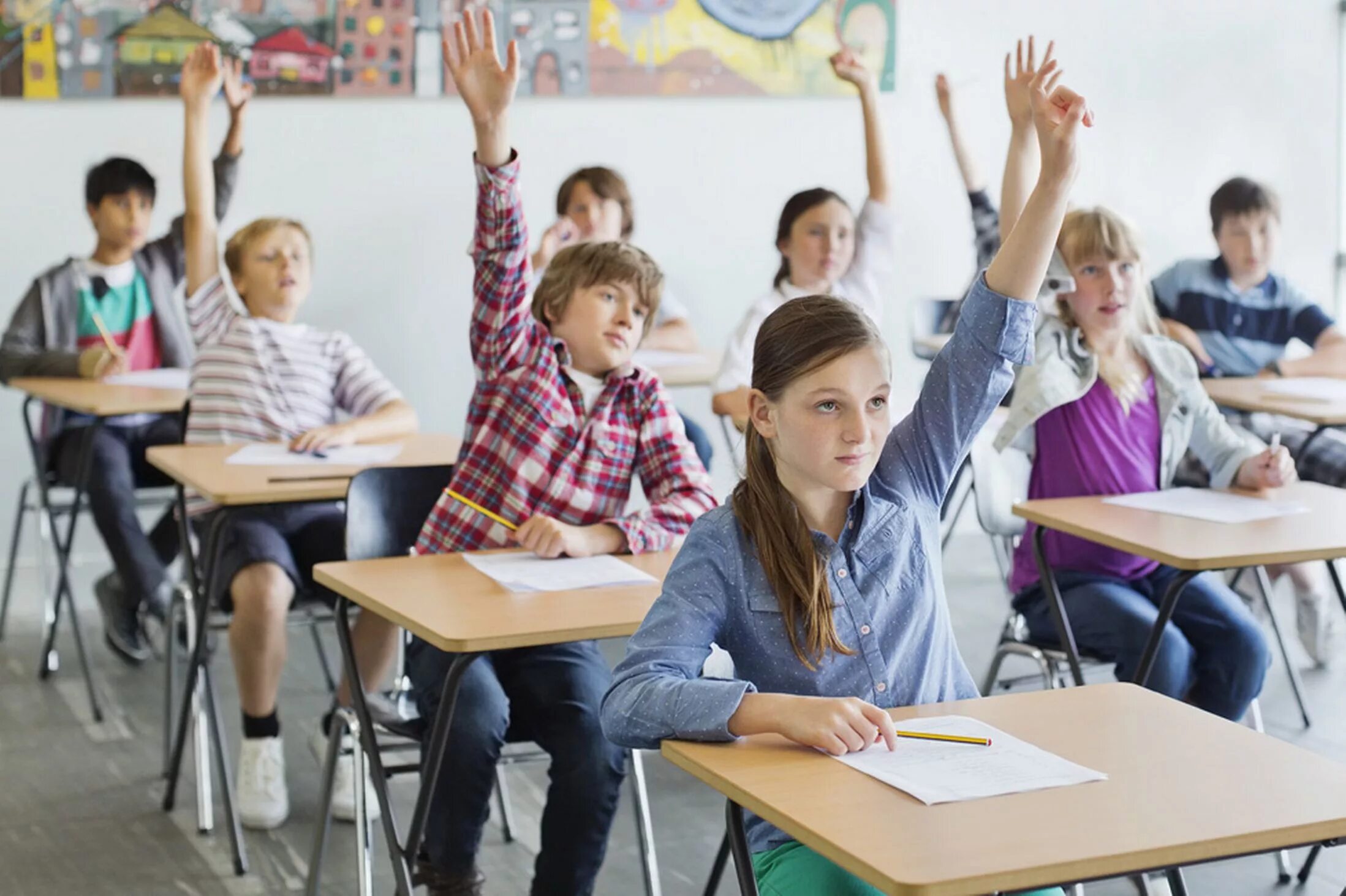 Student pupil. Ученики в школе. Школьники в классе. Класс с учениками. Ученики на уроке.