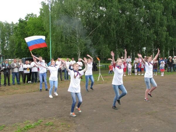 Погода поселок октябрьский кировская область. Пос Октябрьский Фаленский район. Поселок Октябрьский Кировская область Фаленский район. Сельские игры Кировская область Фаленский район. Октябрьский Фаленский район школа.