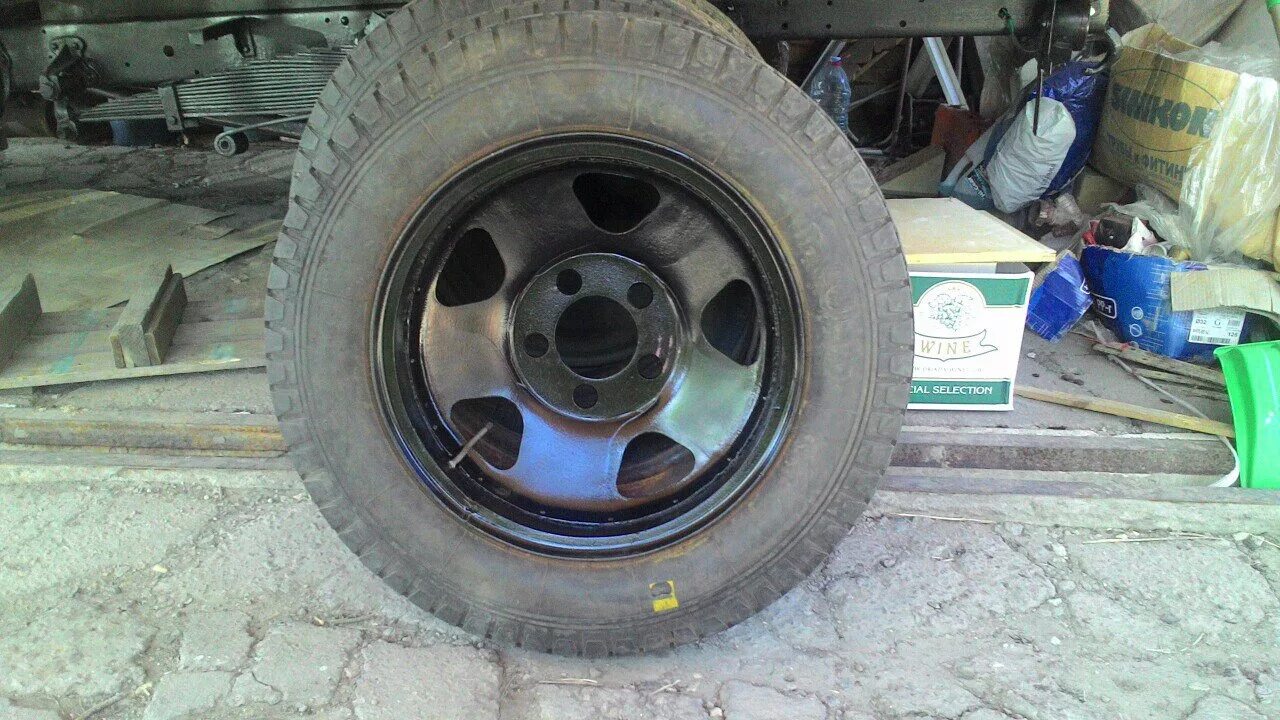 Колесный диск газ аа. Трековые колеса campagnolo pista. Маэстро моделс 1 43 резина. Газ аа полуторка колёсные диски. Колесо аа.